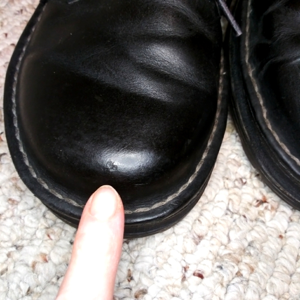 Dr. Martens Reed Black Leather Chukka Style Lace-Up Boots - Picture 5 of 10